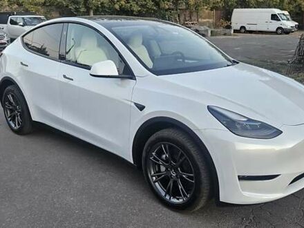 Белый Тесла Model Y, объемом двигателя 0 л и пробегом 1 тыс. км за 39000 $, фото 1 на Automoto.ua