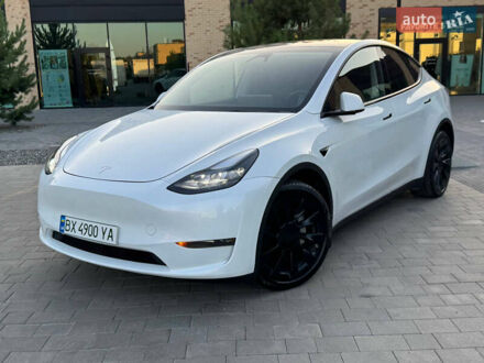Тесла Model Y 2024 в Хмельницком на Automoto.ua Белый Тесла Model Y, объемом двигателя 0 л и пробегом 61 тыс. км за 30000 $, фото 1 на Automoto.ua