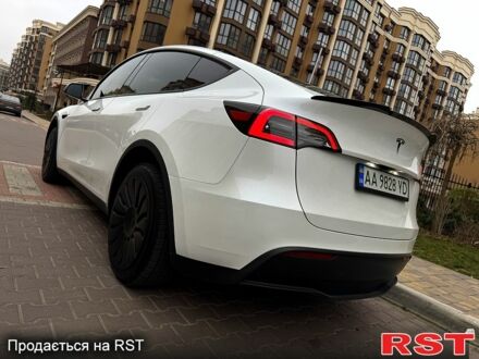 Белый Тесла Model Y, объемом двигателя 0.38 л и пробегом 20 тыс. км за 29900 $, фото 1 на Automoto.ua