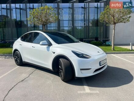 Білий Тесла Model Y, об'ємом двигуна 0 л та пробігом 28 тис. км за 25500 $, фото 1 на Automoto.ua