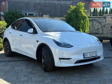 Белый Тесла Model Y, объемом двигателя 0 л и пробегом 26 тыс. км за 25800 $, фото 1 на Automoto.ua