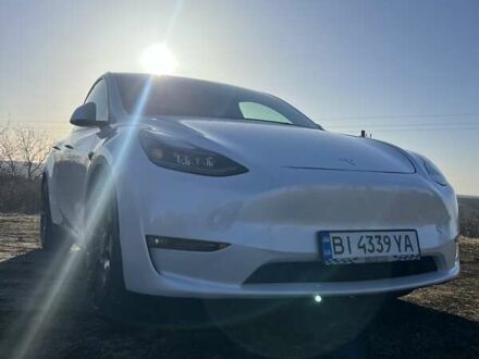 Белый Тесла Model Y, объемом двигателя 0 л и пробегом 33 тыс. км за 29900 $, фото 1 на Automoto.ua