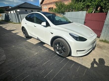 Білий Тесла Model Y, об'ємом двигуна 0 л та пробігом 25 тис. км за 27200 $, фото 1 на Automoto.ua