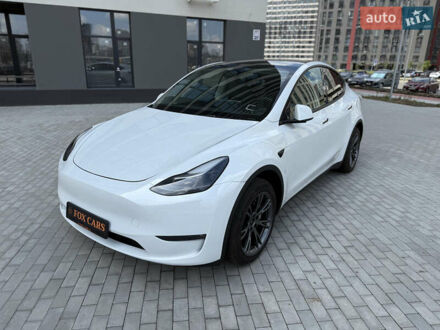 Тесла Model Y 2024 в Киеве на Automoto.ua Белый Тесла Model Y, объемом двигателя 0 л и пробегом 8 тыс. км за 28999 $, фото 1 на Automoto.ua