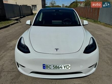 Белый Тесла Model Y, объемом двигателя 0 л и пробегом 47 тыс. км за 28800 $, фото 1 на Automoto.ua