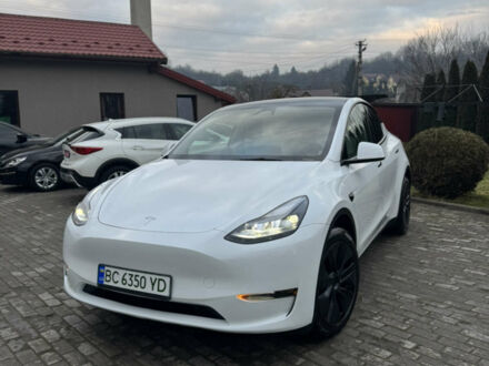 Білий Тесла Model Y, об'ємом двигуна 0 л та пробігом 12 тис. км за 32500 $, фото 1 на Automoto.ua