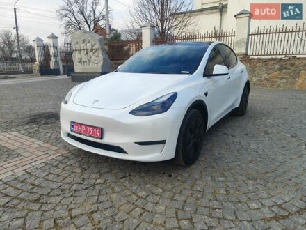 Білий Тесла Model Y, об'ємом двигуна 0 л та пробігом 19 тис. км за 26800 $, фото 1 на Automoto.ua