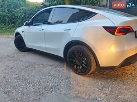 Білий Тесла Model Y, об'ємом двигуна 0 л та пробігом 37 тис. км за 26000 $, фото 1 на Automoto.ua