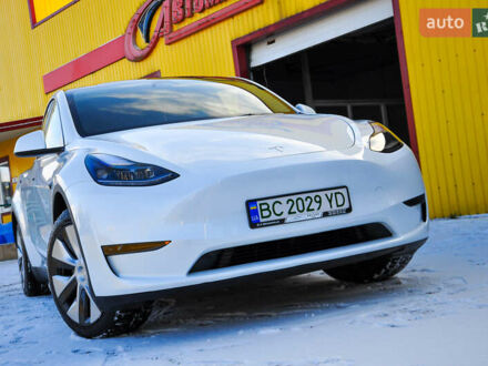 Білий Тесла Model Y, об'ємом двигуна 0 л та пробігом 17 тис. км за 26900 $, фото 1 на Automoto.ua