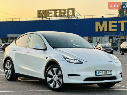 Белый Тесла Model Y, объемом двигателя 0 л и пробегом 9 тыс. км за 32900 $, фото 1 на Automoto.ua