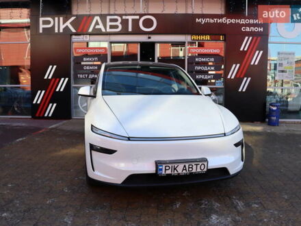 Белый Тесла Model Y, объемом двигателя 0 л и пробегом 1 тыс. км за 53900 $, фото 1 на Automoto.ua