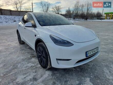 Белый Тесла Model Y, объемом двигателя 0 л и пробегом 3 тыс. км за 29999 $, фото 1 на Automoto.ua