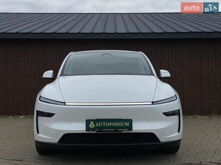Белый Тесла Model Y, объемом двигателя 82 л и пробегом 4 тыс. км за 47990 $, фото 1 на Automoto.ua