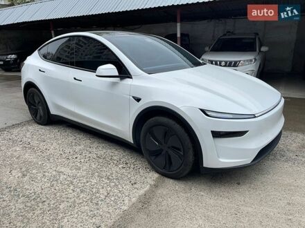 Белый Тесла Model Y, объемом двигателя 0 л и пробегом 7 тыс. км за 49500 $, фото 1 на Automoto.ua