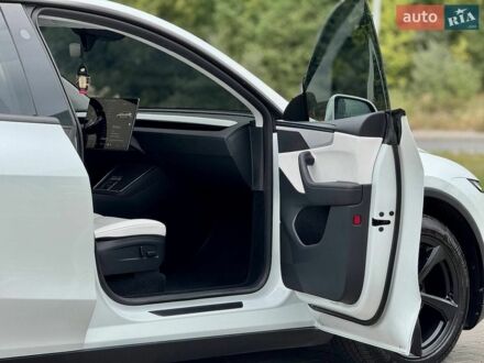 Белый Тесла Model Y, объемом двигателя 0 л и пробегом 3 тыс. км за 39999 $, фото 1 на Automoto.ua