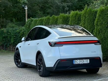 Белый Тесла Model Y, объемом двигателя 0 л и пробегом 25 тыс. км за 34800 $, фото 1 на Automoto.ua