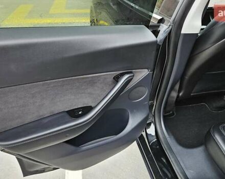 Черный Тесла Model Y, объемом двигателя 0 л и пробегом 136 тыс. км за 23990 $, фото 16 на Automoto.ua
