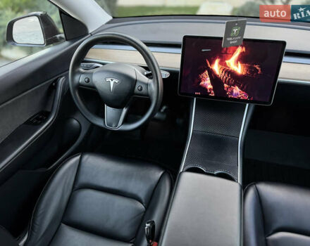 Черный Тесла Model Y, объемом двигателя 0 л и пробегом 113 тыс. км за 21999 $, фото 61 на Automoto.ua