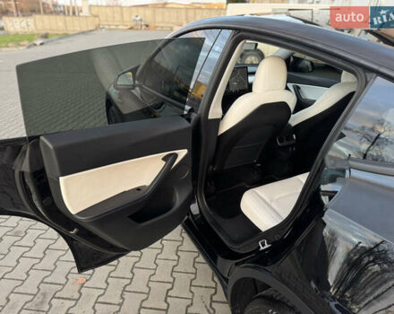 Черный Тесла Model Y, объемом двигателя 0 л и пробегом 149 тыс. км за 20600 $, фото 44 на Automoto.ua