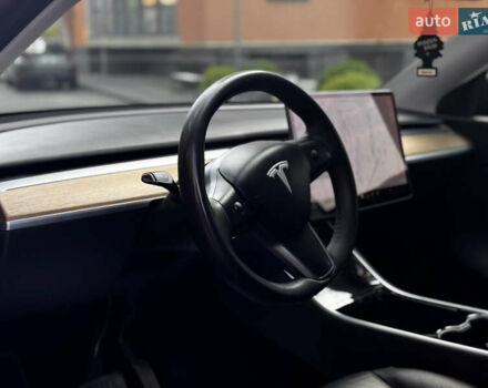 Чорний Тесла Model Y, об'ємом двигуна 0 л та пробігом 173 тис. км за 26200 $, фото 20 на Automoto.ua
