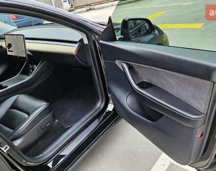 Черный Тесла Model Y, объемом двигателя 0 л и пробегом 136 тыс. км за 23990 $, фото 23 на Automoto.ua