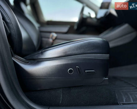 Черный Тесла Model Y, объемом двигателя 0 л и пробегом 113 тыс. км за 21999 $, фото 31 на Automoto.ua