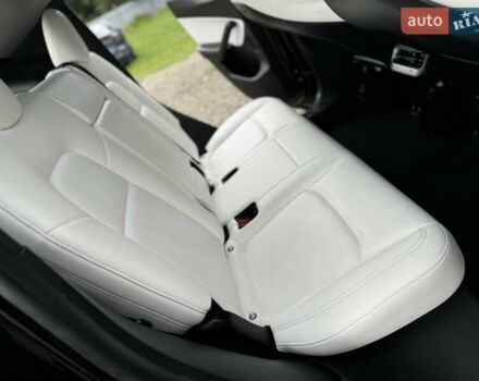 Чорний Тесла Model Y, об'ємом двигуна 0 л та пробігом 160 тис. км за 18999 $, фото 30 на Automoto.ua