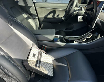 Тесла Model Y 2020 в Днепре (Днепропетровске) на Automoto.ua Черный Тесла Model Y, объемом двигателя 0 л и пробегом 81 тыс. км за 23800 $, фото 13 на Automoto.ua