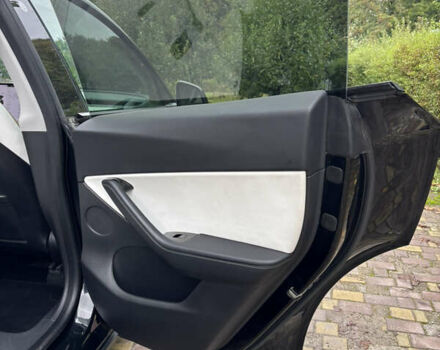 Тесла Model Y 2020 в Тернополе на Automoto.ua Черный Тесла Model Y, объемом двигателя 0 л и пробегом 100 тыс. км за 23499 $, фото 10 на Automoto.ua