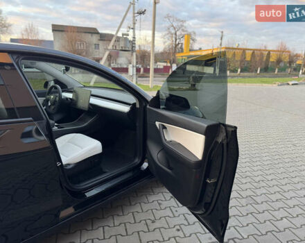 Черный Тесла Model Y, объемом двигателя 0 л и пробегом 149 тыс. км за 20600 $, фото 34 на Automoto.ua