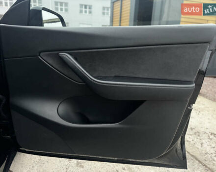 Чорний Тесла Model Y, об'ємом двигуна 0 л та пробігом 13 тис. км за 24500 $, фото 46 на Automoto.ua