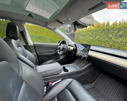 Чорний Тесла Model Y, об'ємом двигуна 0 л та пробігом 62 тис. км за 24999 $, фото 36 на Automoto.ua