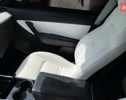 Черный Тесла Model Y, объемом двигателя 0 л и пробегом 165 тыс. км за 18800 $, фото 8 на Automoto.ua