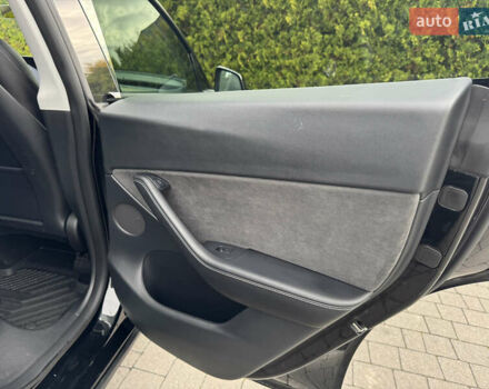 Чорний Тесла Model Y, об'ємом двигуна 0 л та пробігом 62 тис. км за 24999 $, фото 48 на Automoto.ua