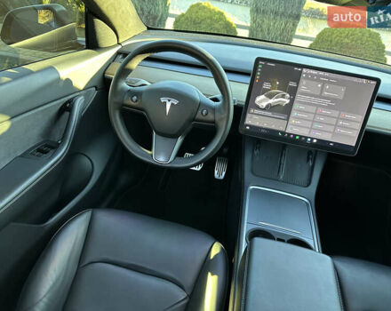 Черный Тесла Model Y, объемом двигателя 0 л и пробегом 60 тыс. км за 22999 $, фото 19 на Automoto.ua