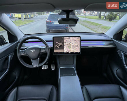 Черный Тесла Model Y, объемом двигателя 0 л и пробегом 102 тыс. км за 24999 $, фото 7 на Automoto.ua