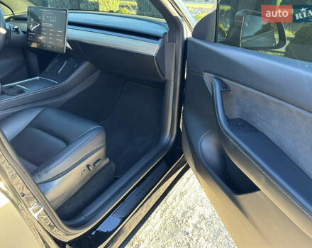 Черный Тесла Model Y, объемом двигателя 0 л и пробегом 60 тыс. км за 22999 $, фото 27 на Automoto.ua