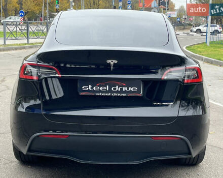Черный Тесла Model Y, объемом двигателя 0 л и пробегом 5 тыс. км за 24999 $, фото 2 на Automoto.ua