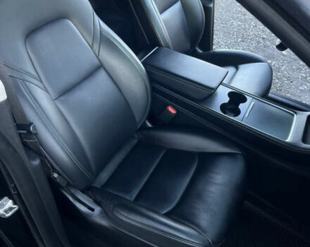 Черный Тесла Model Y, объемом двигателя 0 л и пробегом 52 тыс. км за 25800 $, фото 16 на Automoto.ua