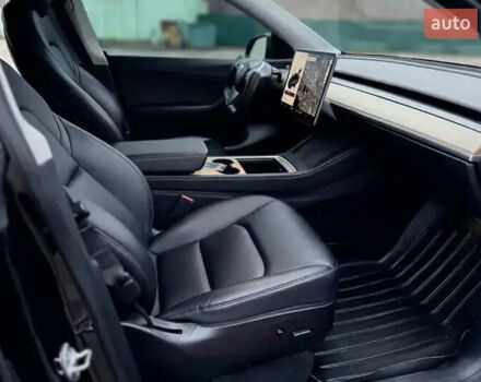 Черный Тесла Model Y, объемом двигателя 0 л и пробегом 162 тыс. км за 25700 $, фото 11 на Automoto.ua
