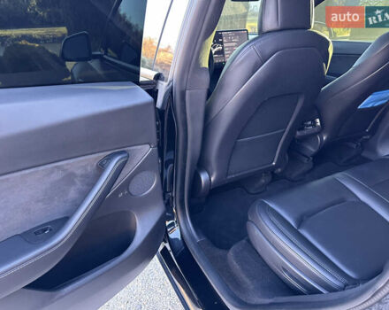 Черный Тесла Model Y, объемом двигателя 0 л и пробегом 60 тыс. км за 22999 $, фото 21 на Automoto.ua