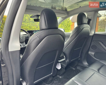 Чорний Тесла Model Y, об'ємом двигуна 0 л та пробігом 62 тис. км за 24999 $, фото 53 на Automoto.ua