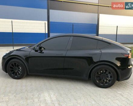 Черный Тесла Model Y, объемом двигателя 0 л и пробегом 63 тыс. км за 27500 $, фото 3 на Automoto.ua