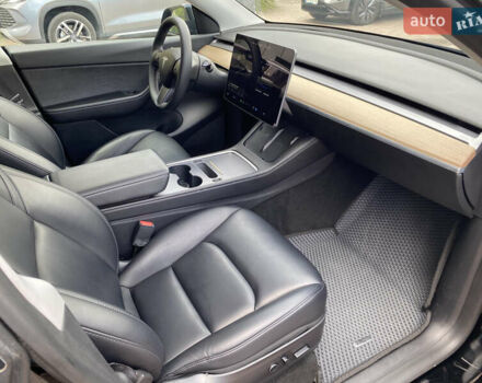 Черный Тесла Model Y, объемом двигателя 0 л и пробегом 74 тыс. км за 27699 $, фото 15 на Automoto.ua