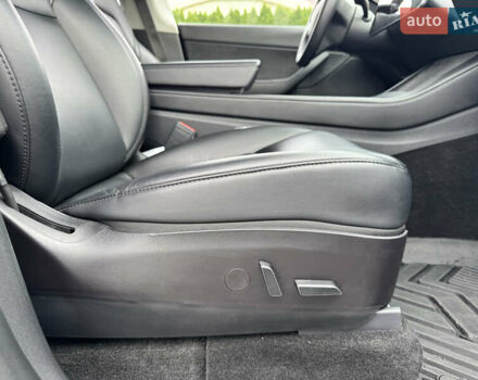 Чорний Тесла Model Y, об'ємом двигуна 0 л та пробігом 62 тис. км за 24999 $, фото 39 на Automoto.ua