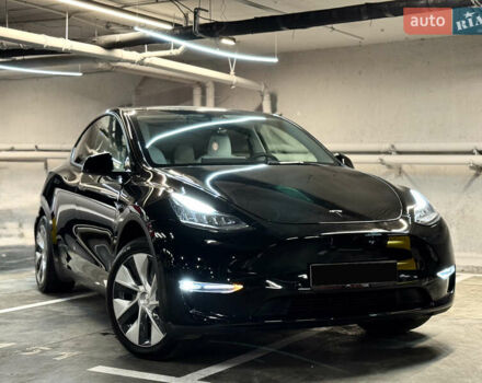 Черный Тесла Model Y, объемом двигателя 0 л и пробегом 33 тыс. км за 25900 $, фото 1 на Automoto.ua
