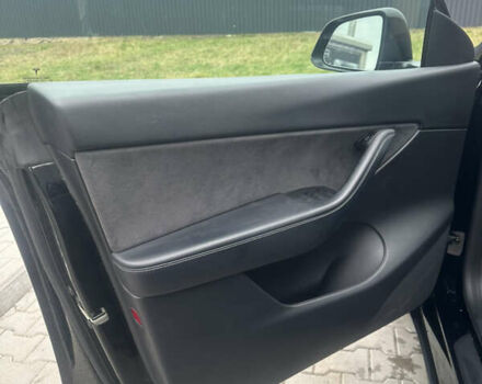 Черный Тесла Model Y, объемом двигателя 0 л и пробегом 127 тыс. км за 26500 $, фото 19 на Automoto.ua