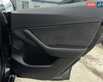 Чорний Тесла Model Y, об'ємом двигуна 0 л та пробігом 13 тис. км за 24500 $, фото 43 на Automoto.ua