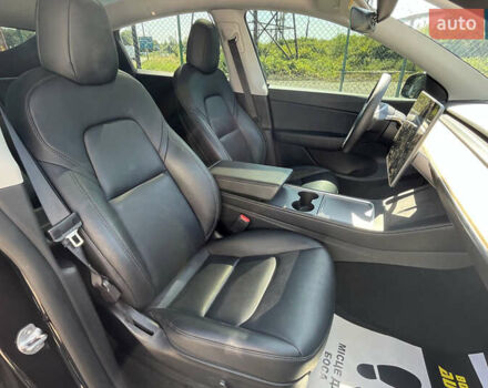 Черный Тесла Model Y, объемом двигателя 0 л и пробегом 51 тыс. км за 27300 $, фото 15 на Automoto.ua