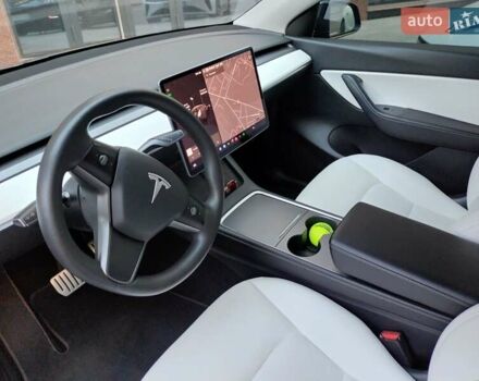 Черный Тесла Model Y, объемом двигателя 0 л и пробегом 97 тыс. км за 28000 $, фото 19 на Automoto.ua